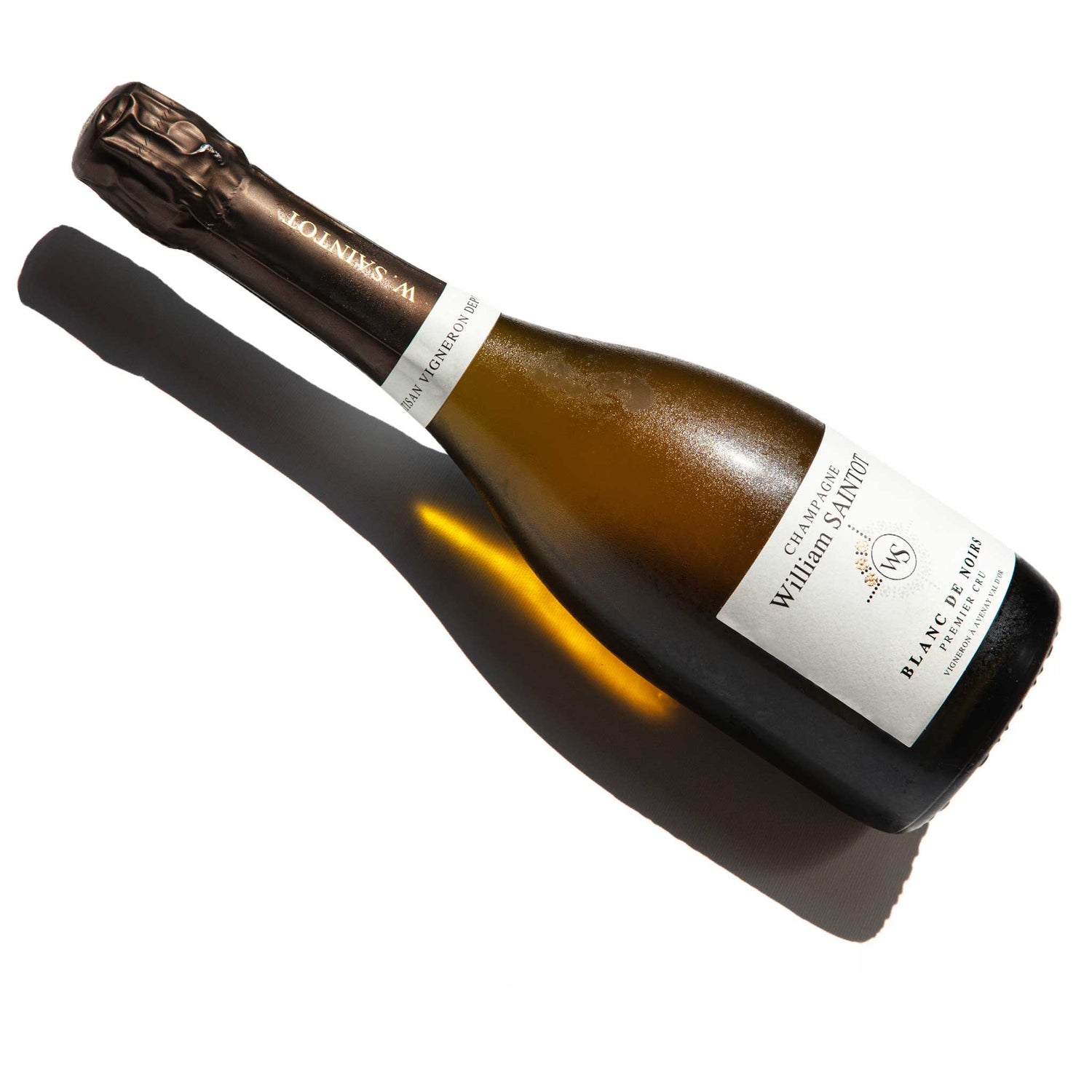 Fles champagne van een kleine Franse champagneboer uit het assortiment van Selected by Dronk