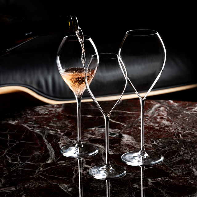 Twee kristallen champagneglazen